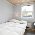 6 Person In Vaeggerlose-by Traum Bøtø By