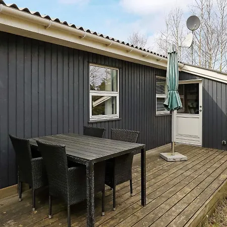 Three-bedroom In Vaeggerlose 6