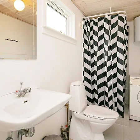 Three-bedroom In Vaeggerlose 6