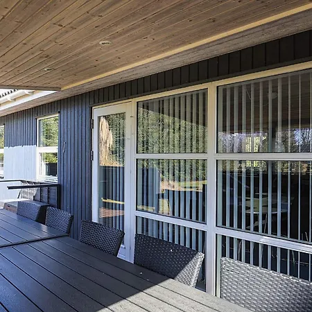 Three-bedroom In Vaeggerlose 6 *
